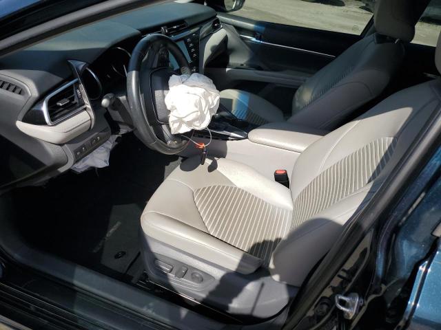  TOYOTA CAMRY 2018 Granatowy