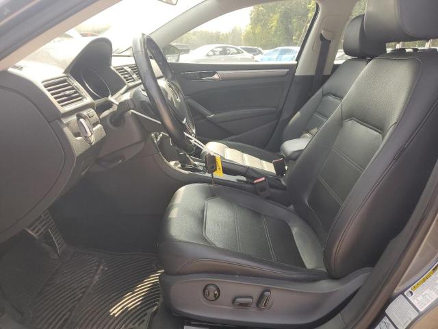  VOLKSWAGEN PASSAT 2018 Серый