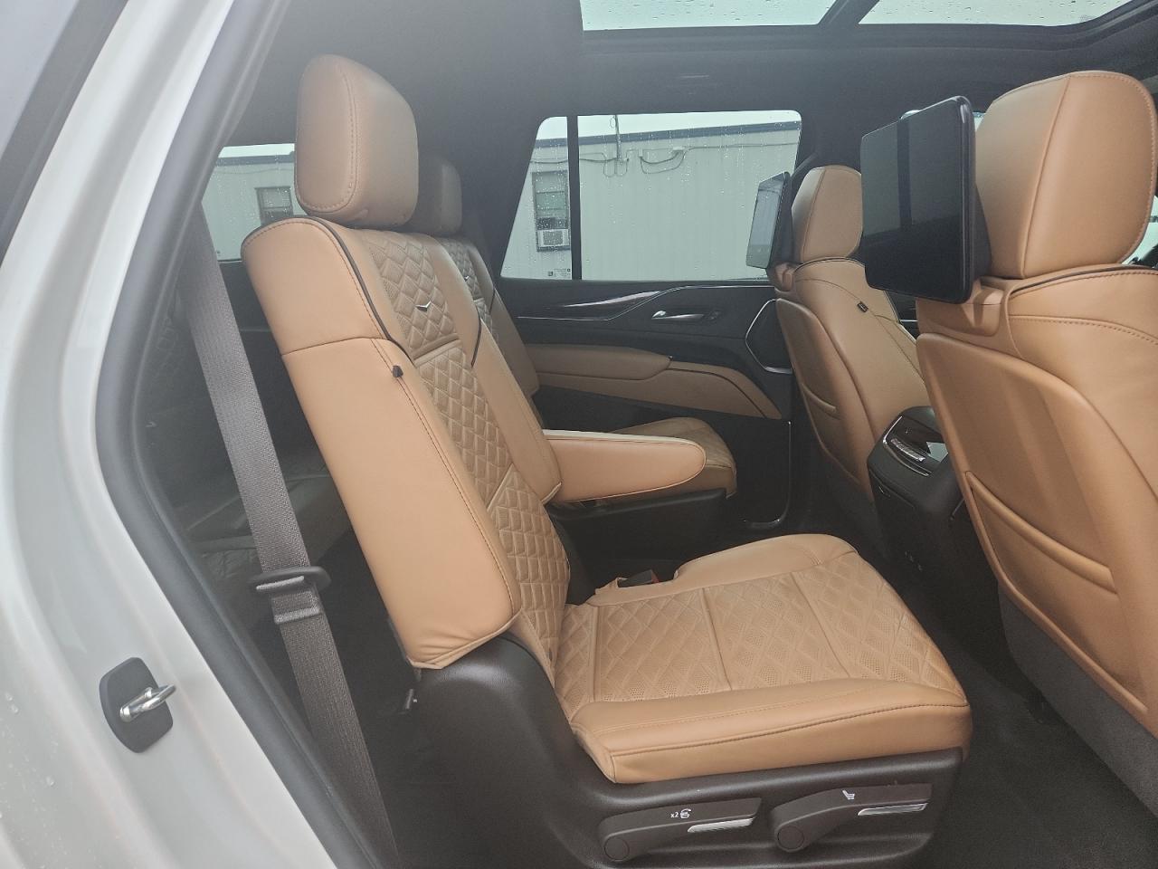 2021 Cadillac Escalade Premium Luxury VIN: 1GYS4BKL4MR449063 Lot: 70044105