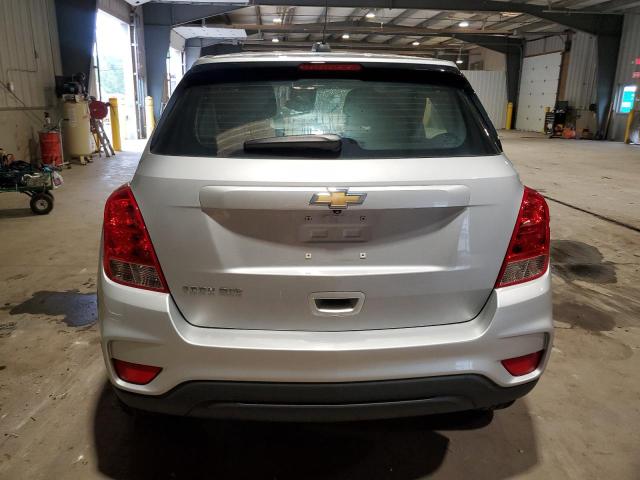  CHEVROLET TRAX 2018 Srebrny