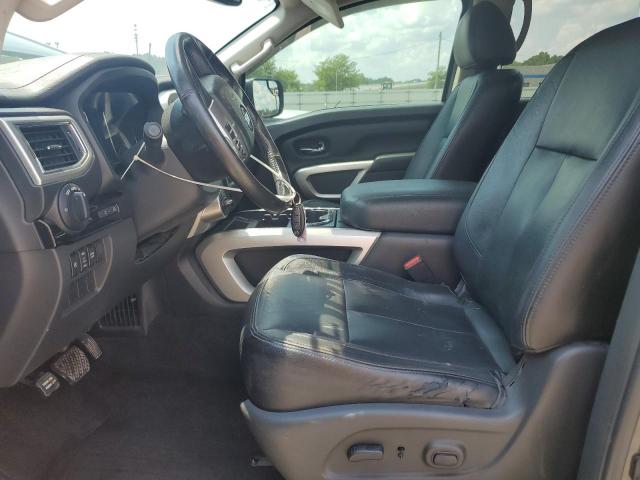  NISSAN TITAN 2018 Czarny