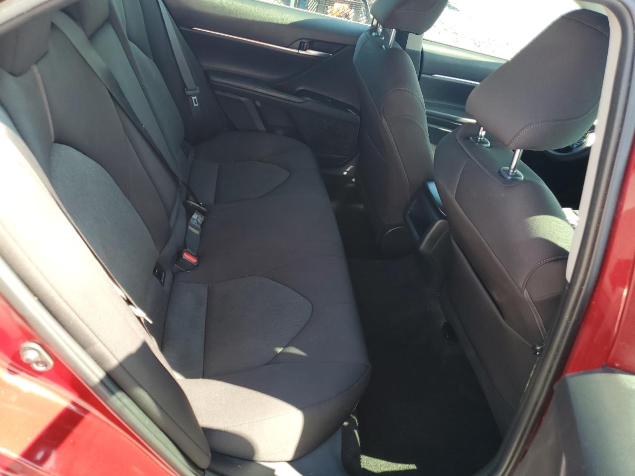 2020 Toyota Camry Le VIN: 4T1C11AKXLU910439 Lot: 69905845