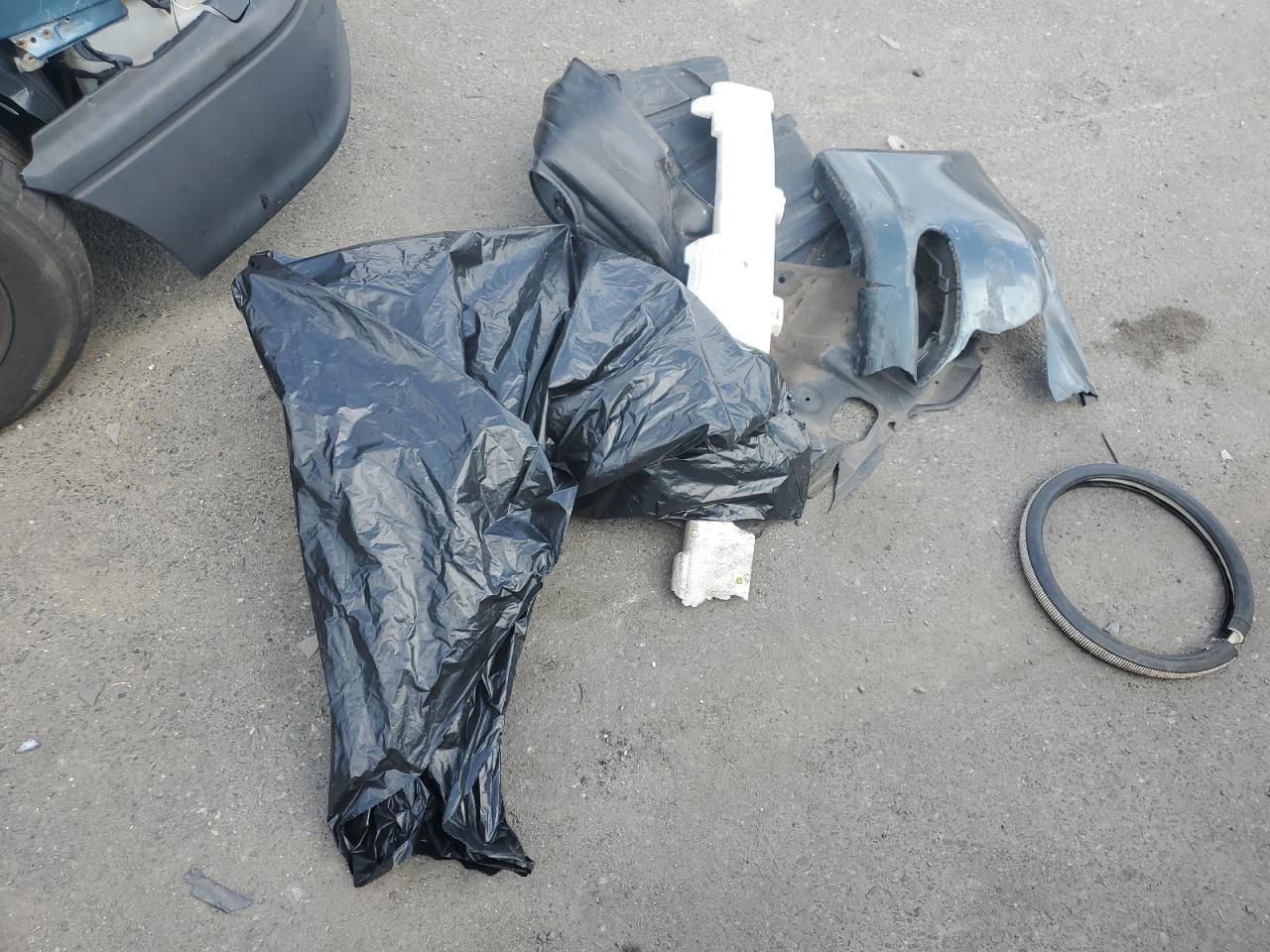 2004 Toyota Camry Le VIN: 4T1BF30K74U077548 Lot: 68112775