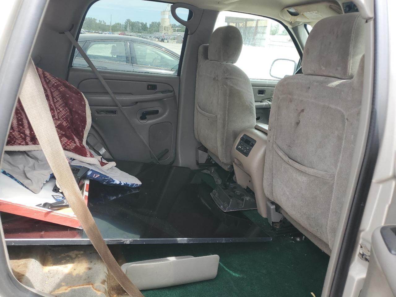 2004 Chevrolet Tahoe C1500 VIN: 1GNEC13V54R322166 Lot: 70026815