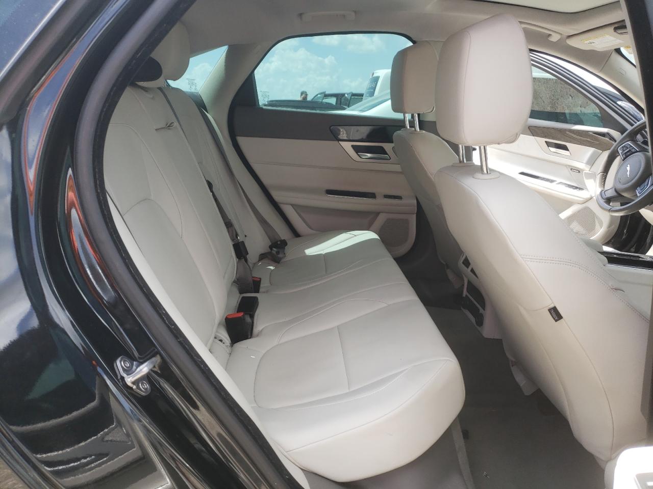 2018 Jaguar Xf Premium VIN: SAJBD4FX4JCY56590 Lot: 70760105