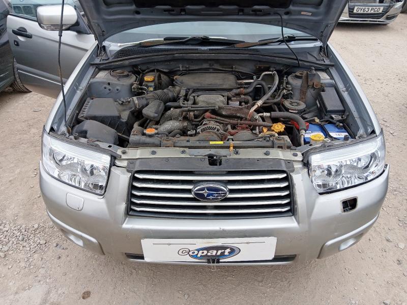 2005 SUBARU FORESTER X