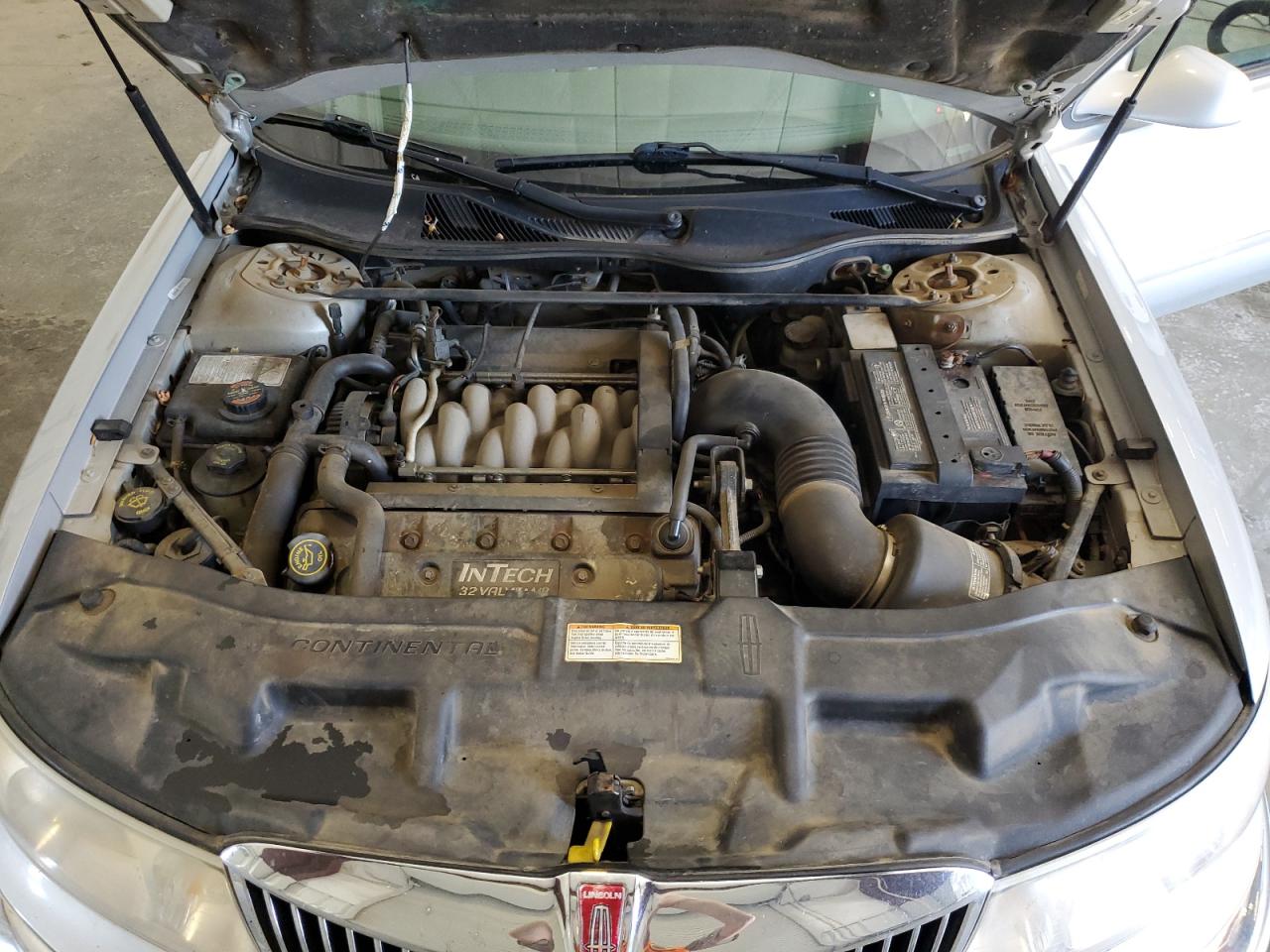 2000 Lincoln Continental VIN: 1LNHM97VXYY840387 Lot: 69805755