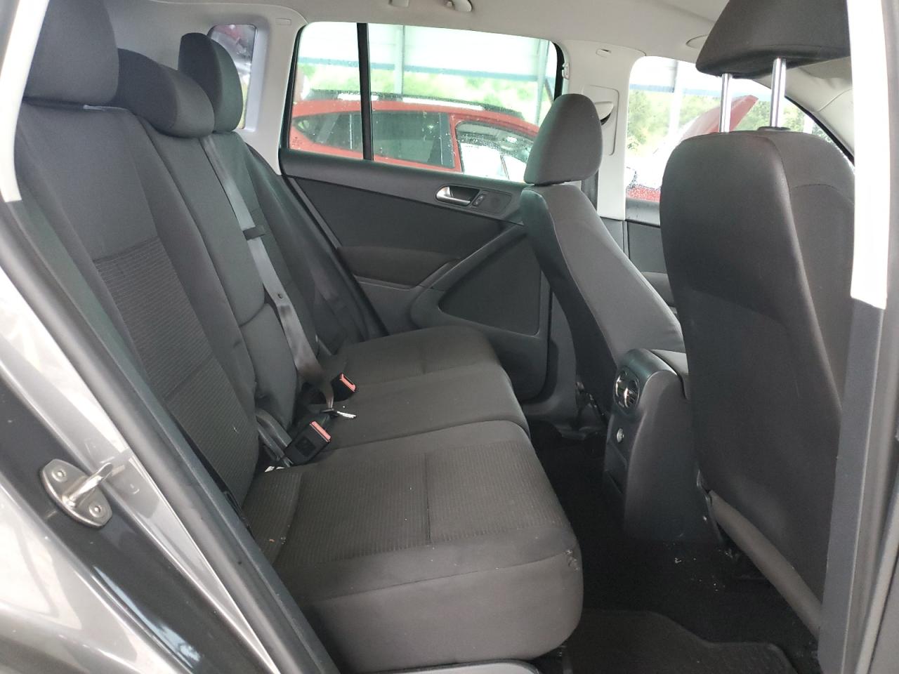 2015 Volkswagen Tiguan S VIN: WVGAV7AX8FW522189 Lot: 70723345