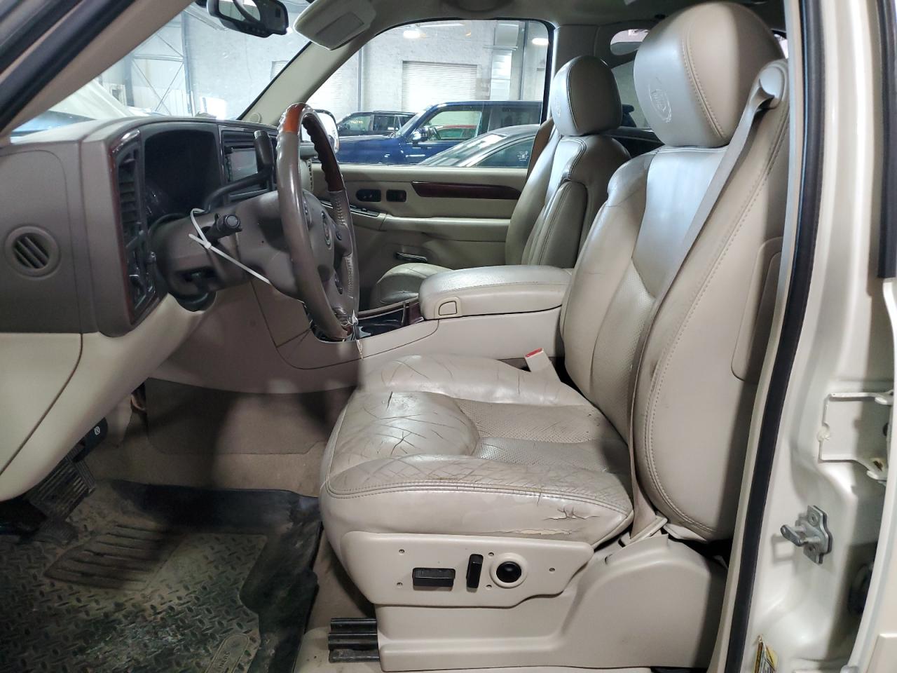 2005 Cadillac Escalade Luxury VIN: 1GYEK63N05R268473 Lot: 70662375