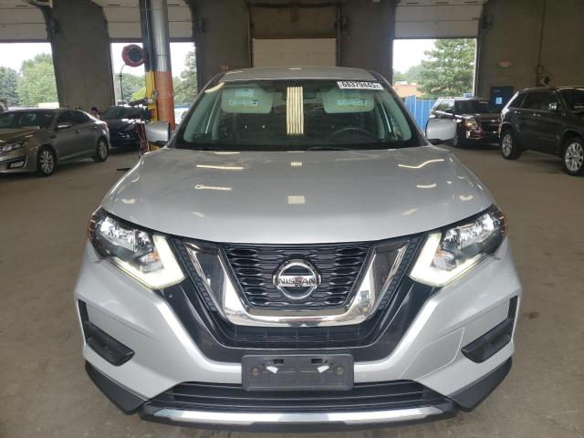  NISSAN ROGUE 2017 Srebrny