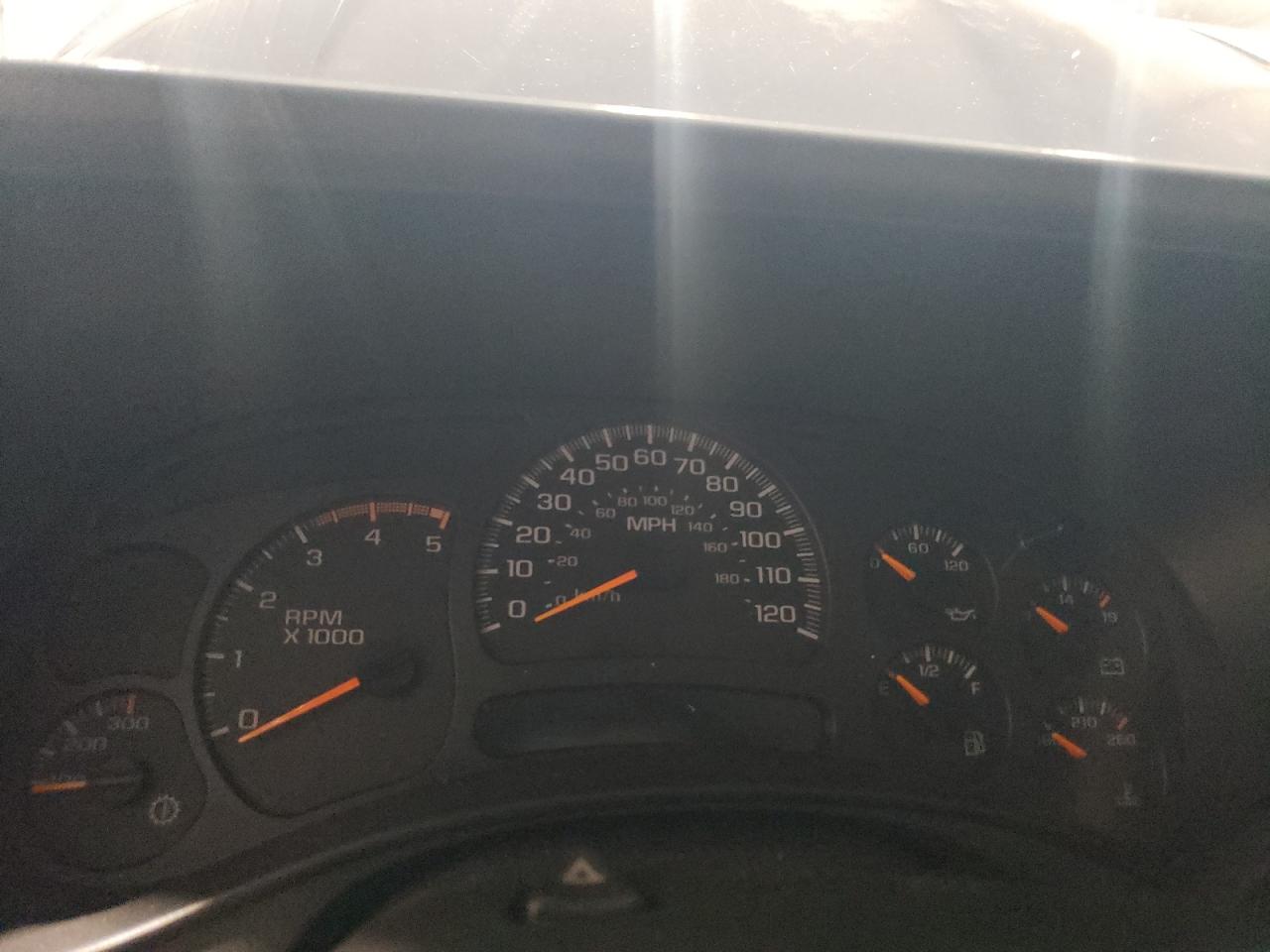 2005 GMC Sierra K2500 Heavy Duty VIN: 1GTHK29285E135511 Lot: 69920005