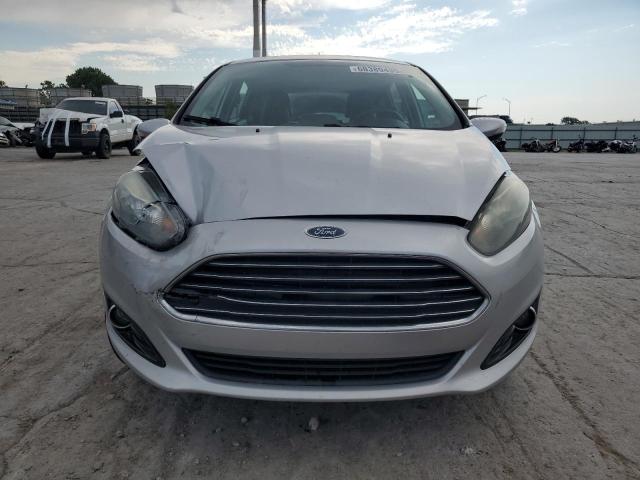  FORD FIESTA 2018 Серебристый