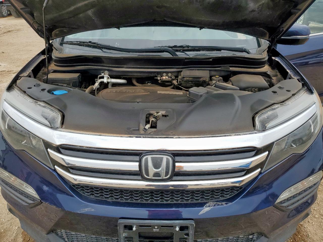 2017 Honda Pilot Touring VIN: 5FNYF6H97HB085648 Lot: 70118125