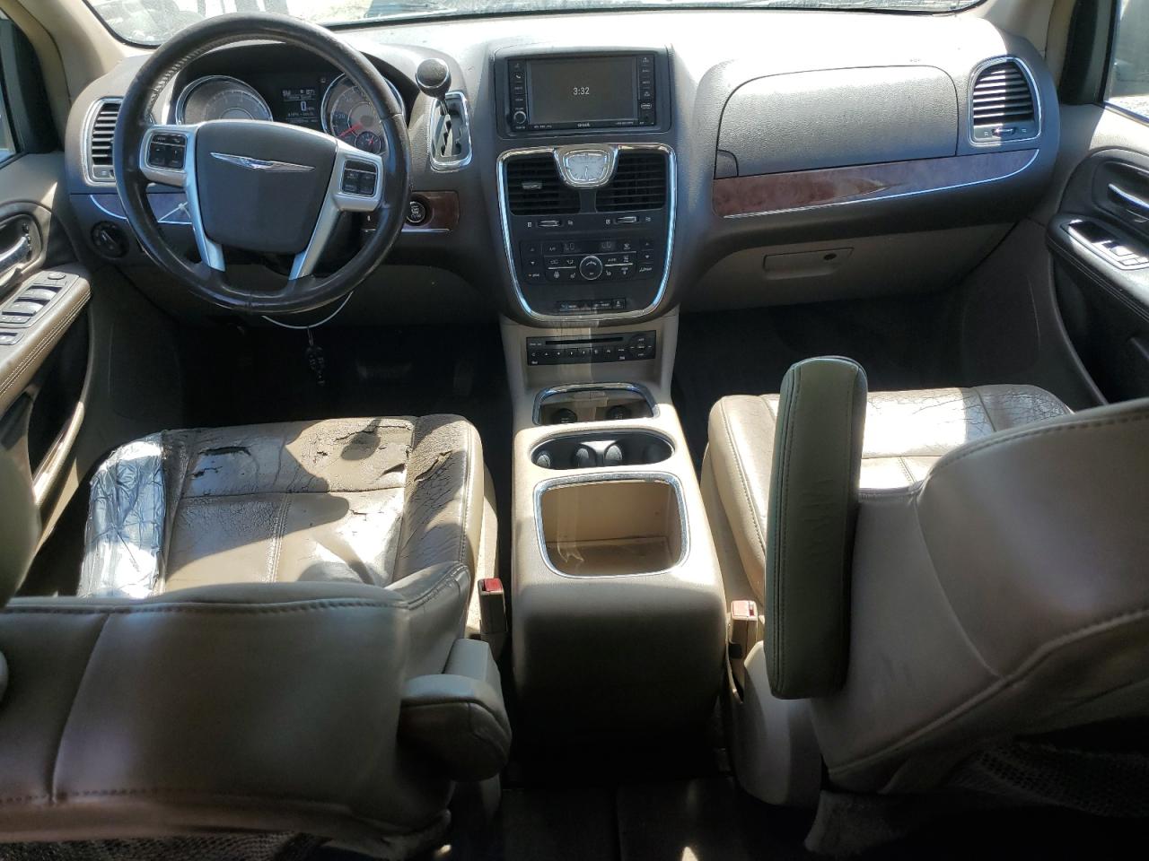 2011 Chrysler Town & Country Limited VIN: 2A4RR6DG7BR615915 Lot: 70649155