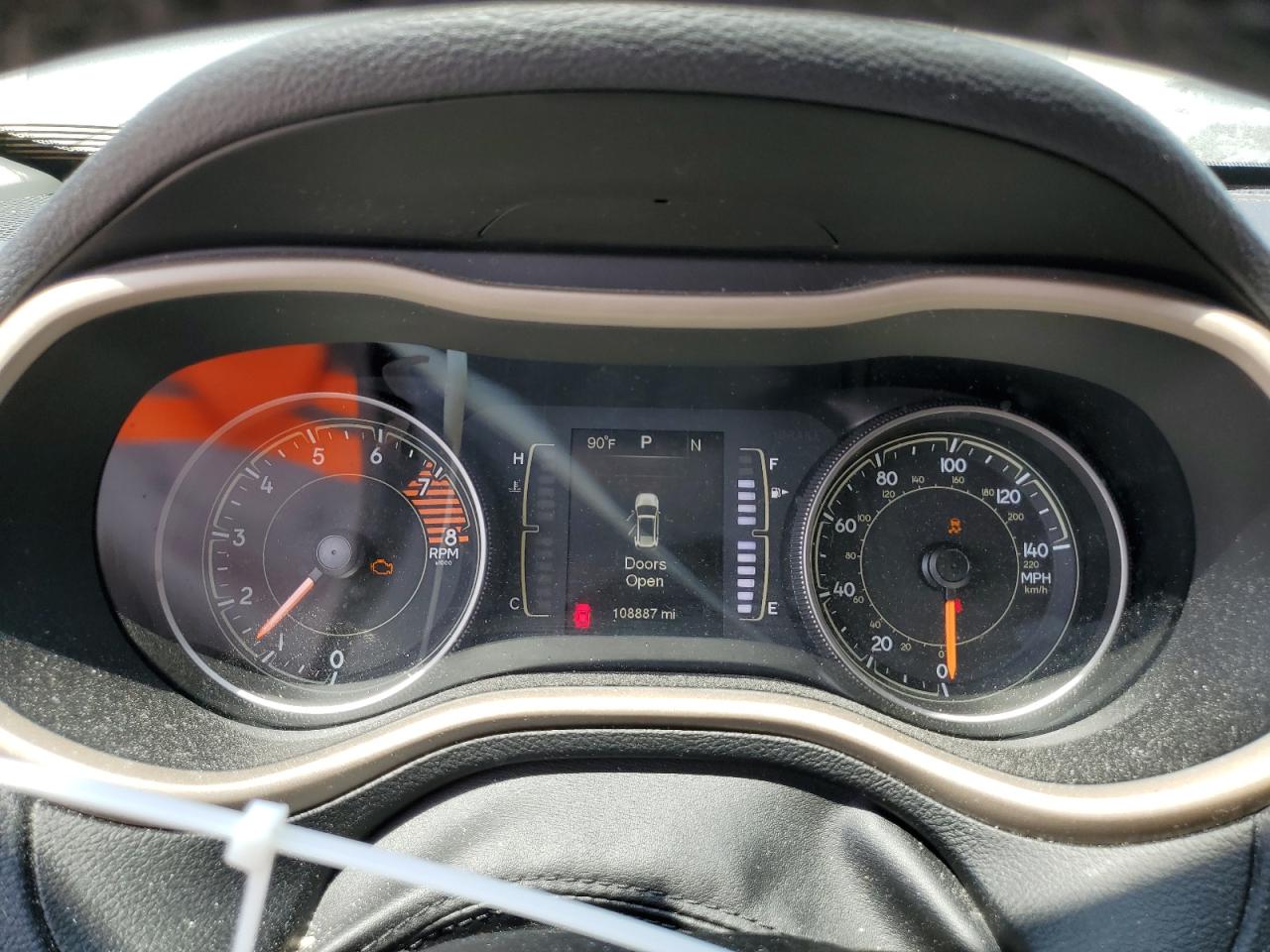 2016 Jeep Cherokee Latitude VIN: 1C4PJMCS4GW335222 Lot: 69449385