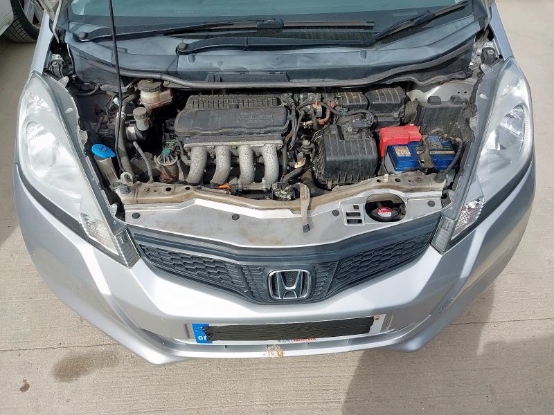 2013 HONDA JAZZ ES