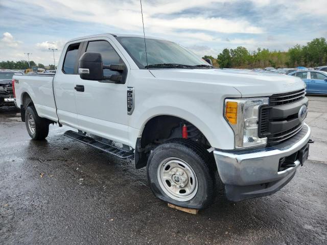  FORD F250 2017 Белы