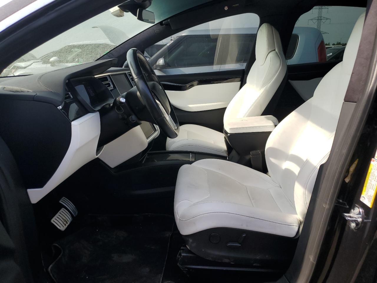 5YJXCBE42JF091904 2018 Tesla Model X