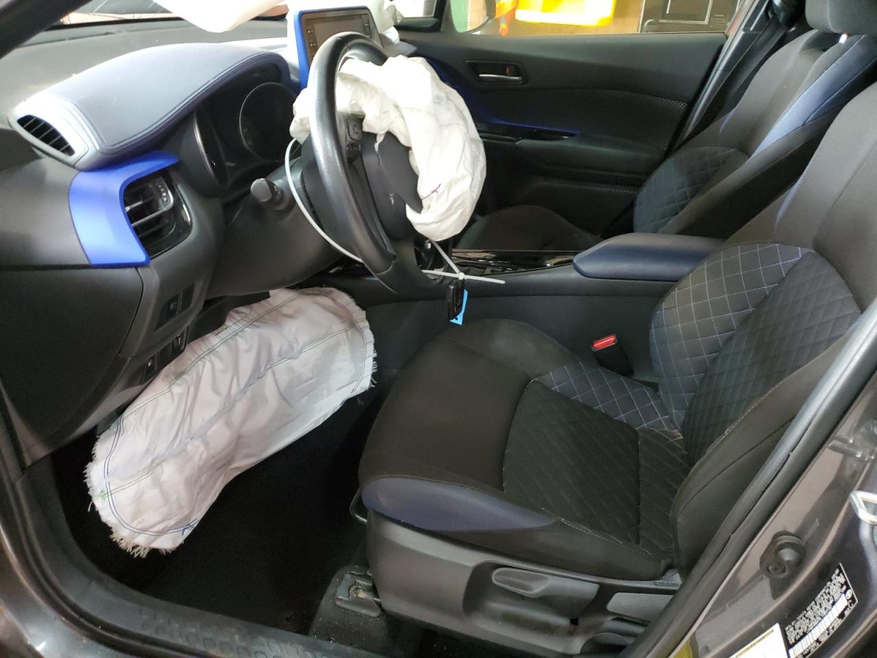 2020 Toyota C-Hr Xle VIN: JTNKHMBX9L1083182 Lot: 68640855