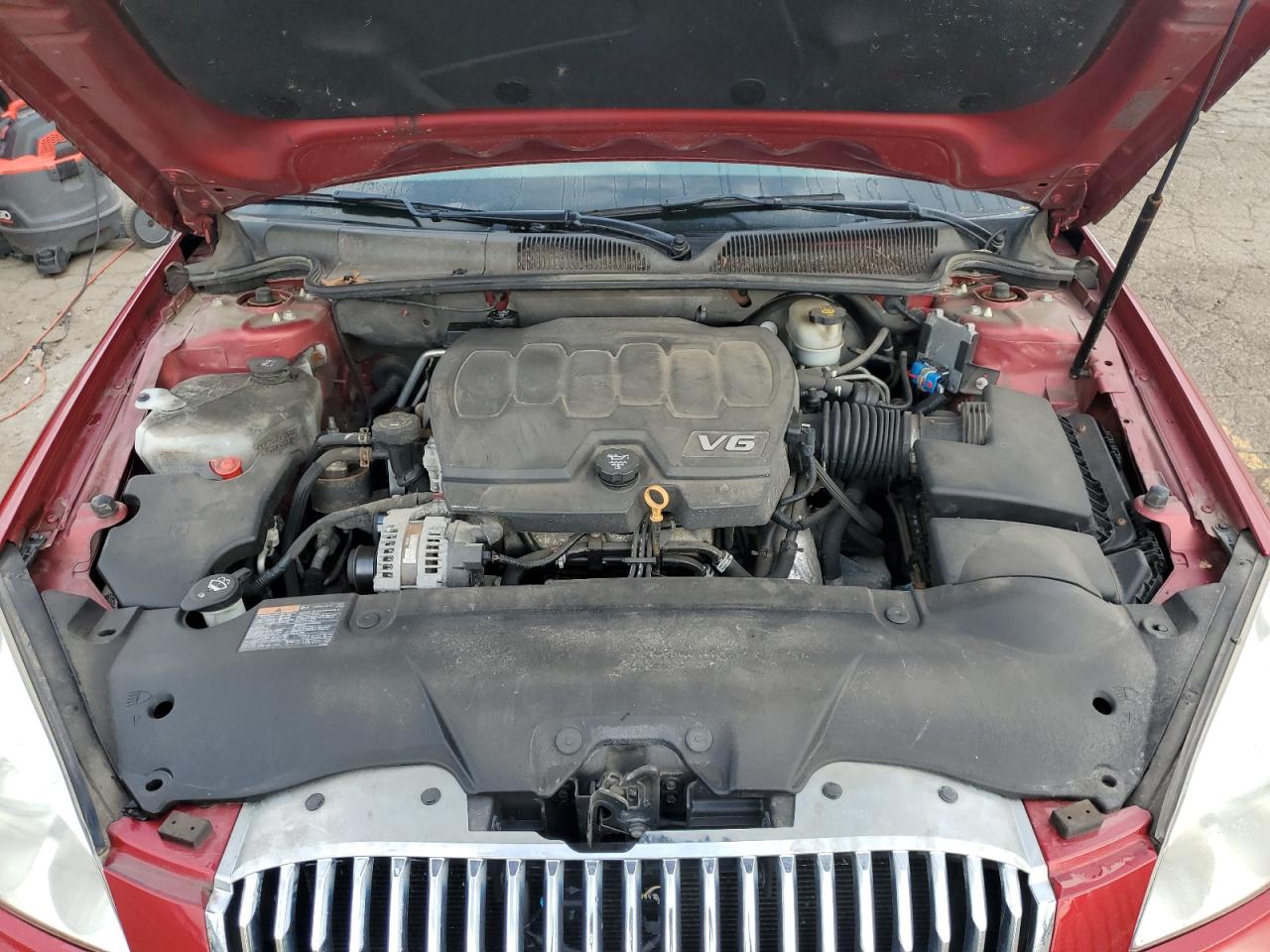 1G4HA5EM3BU134002 BUICK LUCERNE 2011 RED Photo 11