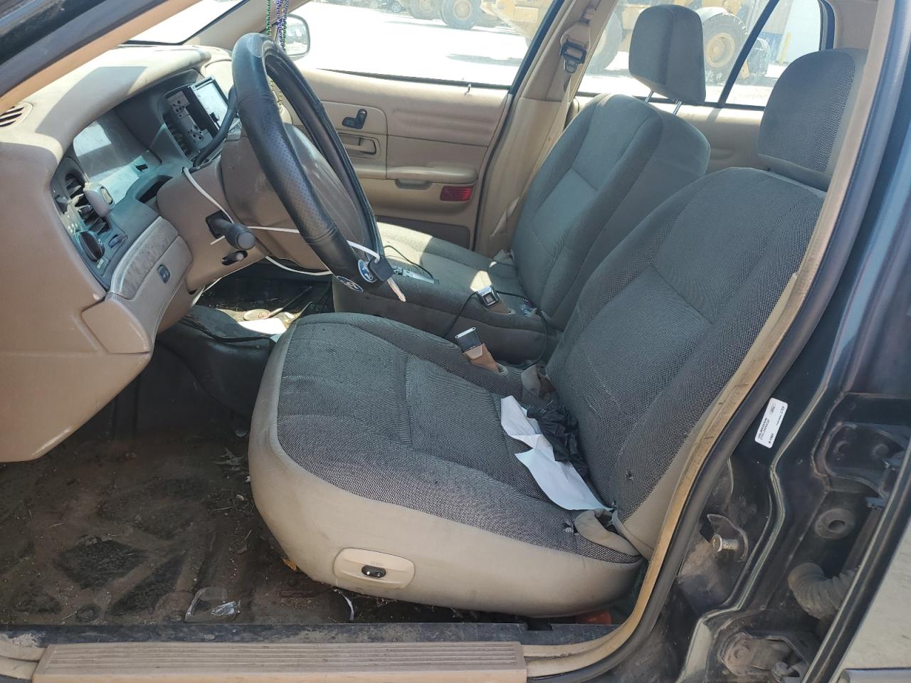 1998 Ford Crown Victoria Lx VIN: 2FAFP74W7WX190019 Lot: 67952115