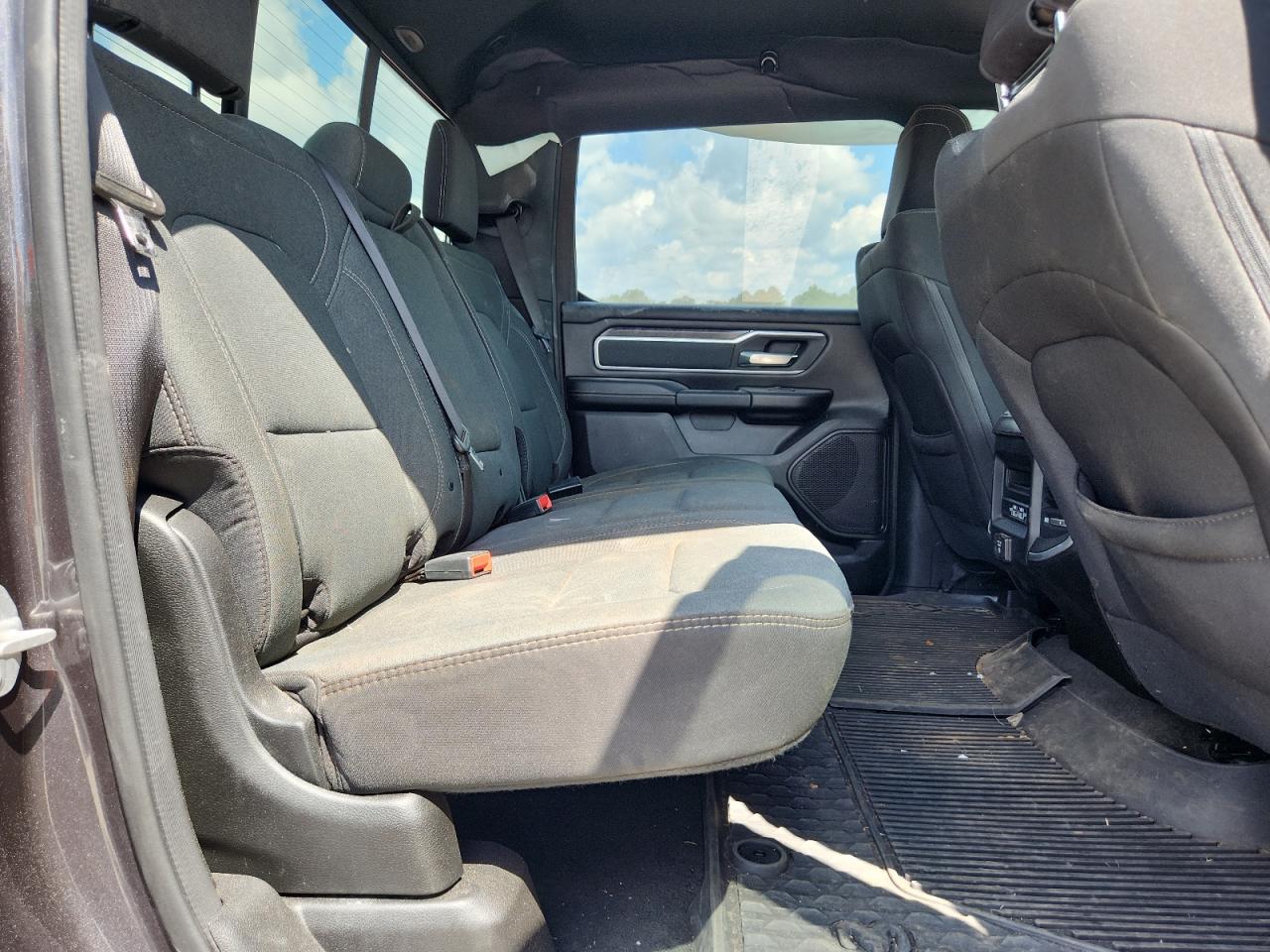 2022 Ram 1500 Big Horn/Lone Star VIN: 1C6RREFT7NN415667 Lot: 71020165