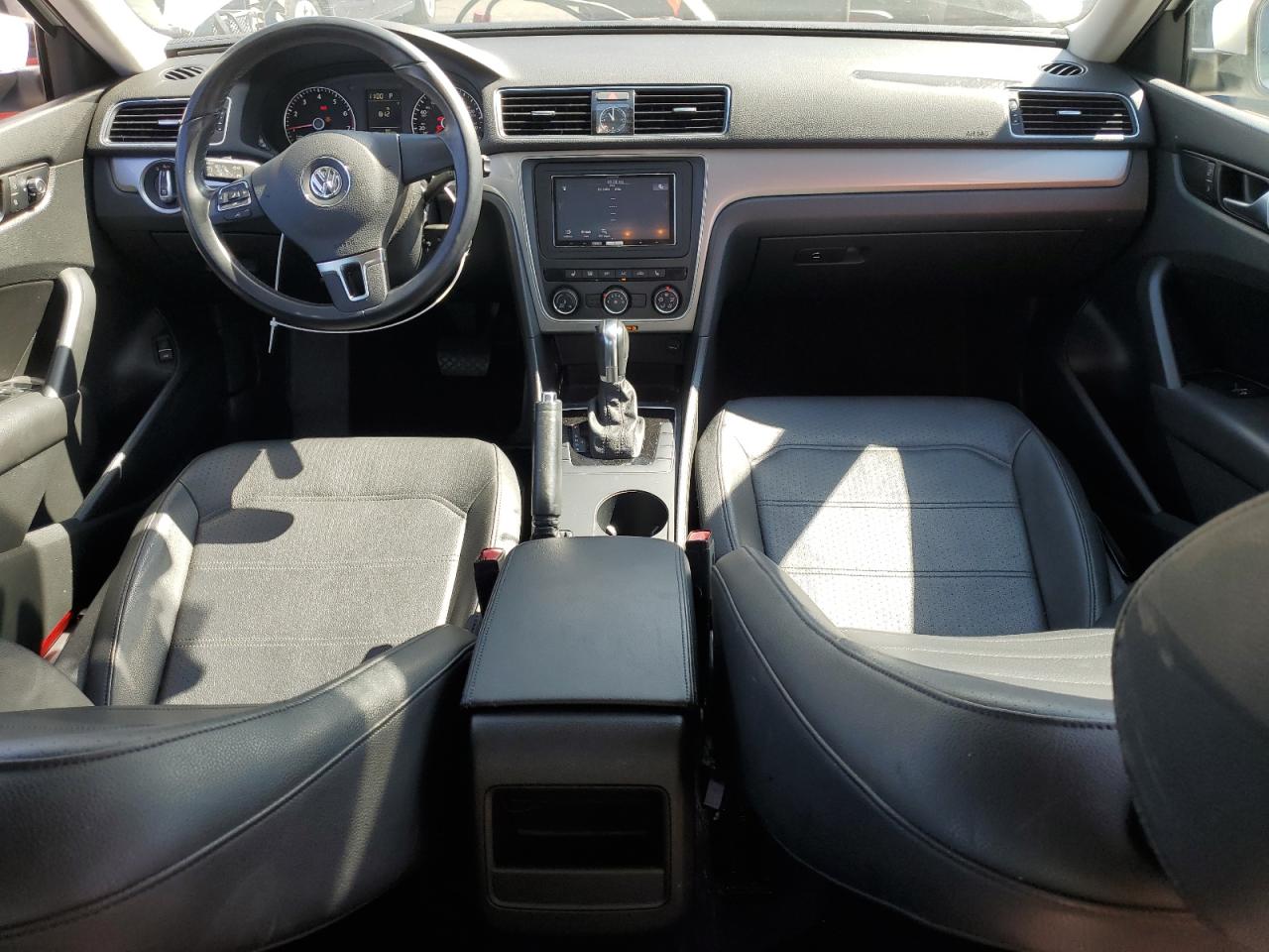 2014 Volkswagen Passat S VIN: 1VWAT7A3XEC035855 Lot: 70700215