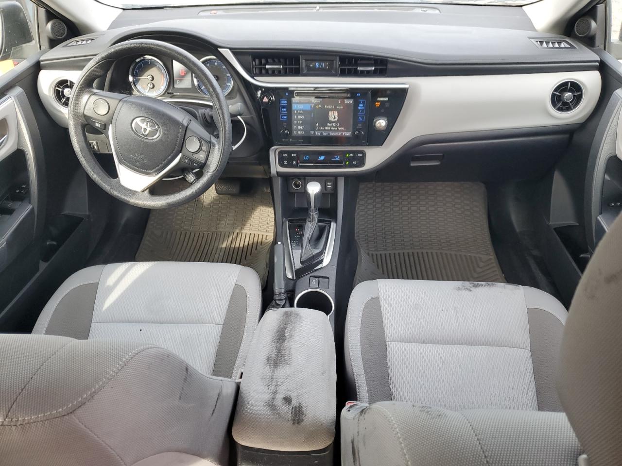 2017 Toyota Corolla L VIN: 2T1BURHE2HC747263 Lot: 84942555