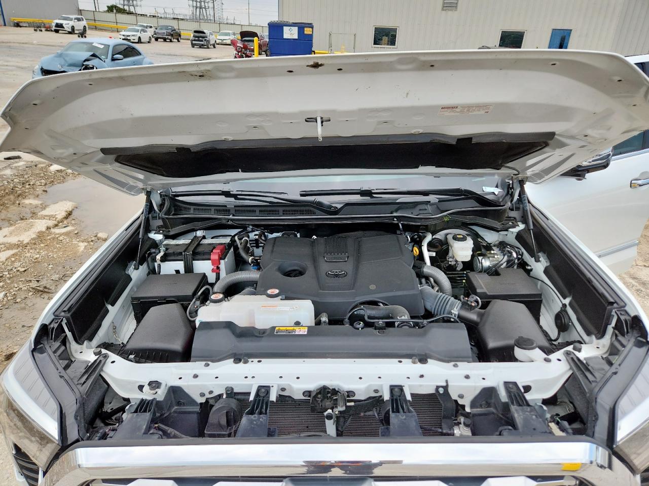 2025 Toyota Tundra Crewmax Platinum VIN: 5TFMA5DB1SX239431 Lot: 69703135
