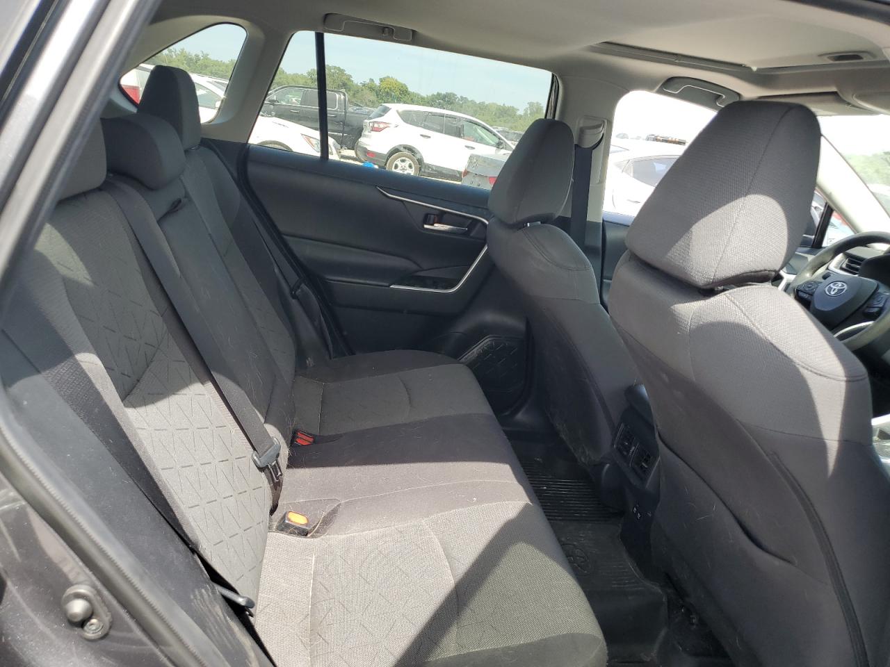 2020 Toyota Rav4 Xle VIN: 2T3W1RFV2LW090282 Lot: 70811555