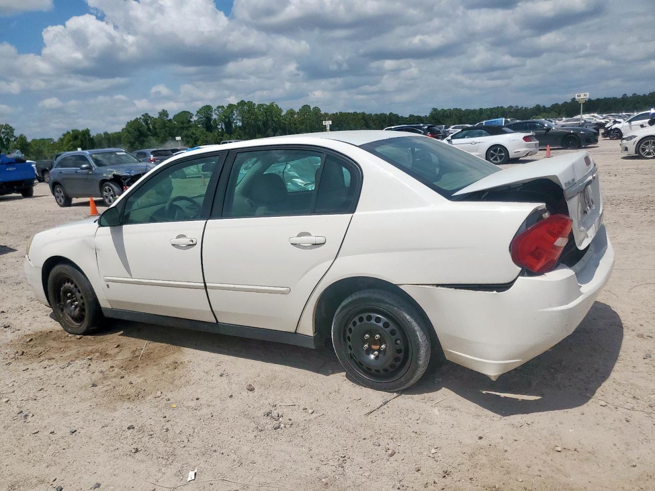 2007 Chevrolet Malibu Ls white null gas 1G1ZS58NX7F283604 photo #3