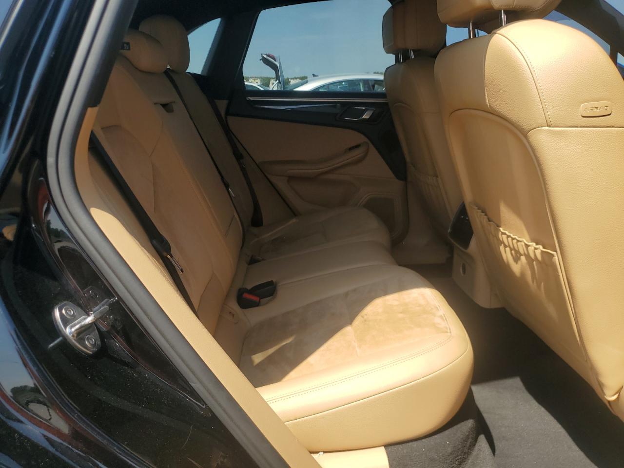 2017 Porsche Macan VIN: WP1AA2A51HLB07784 Lot: 69349745