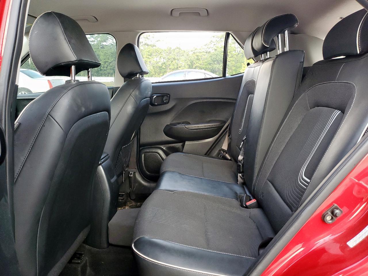 2022 Hyundai Venue Sel VIN: KMHRC8A34NU178611 Lot: 70495435