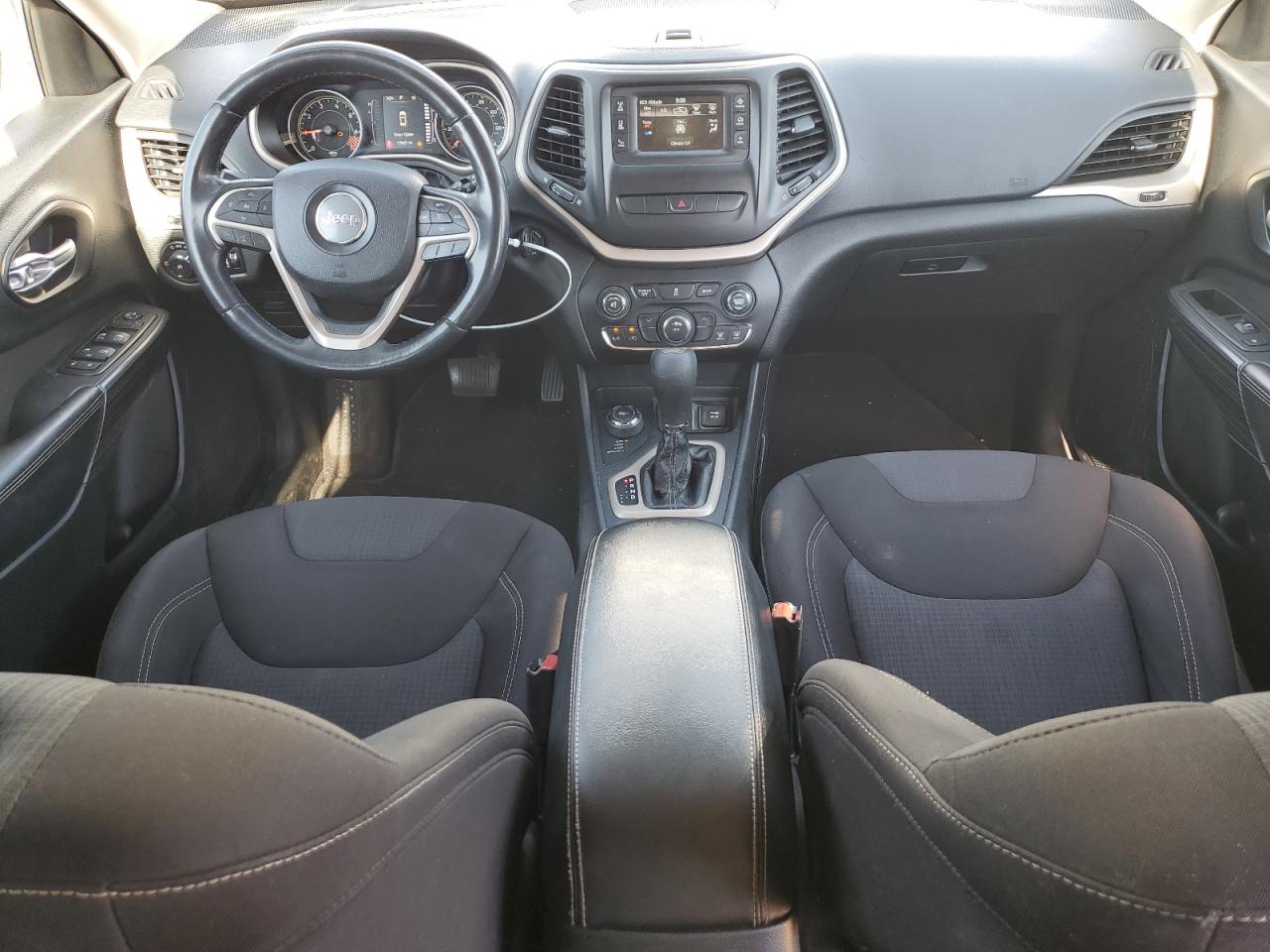 2015 Jeep Cherokee Latitude VIN: 1C4PJMCB7FW633150 Lot: 68693605