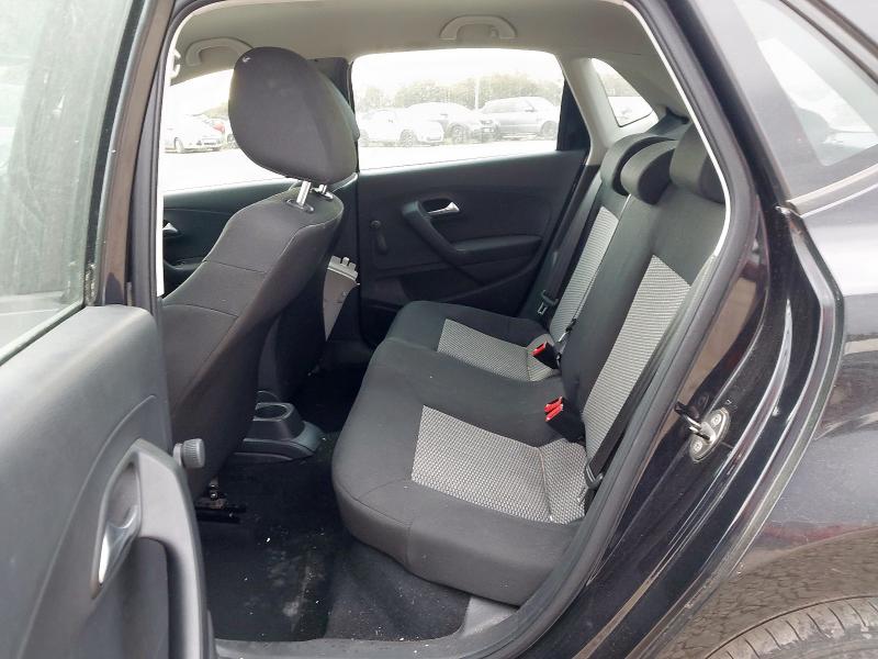 2011 VOLKSWAGEN POLO S