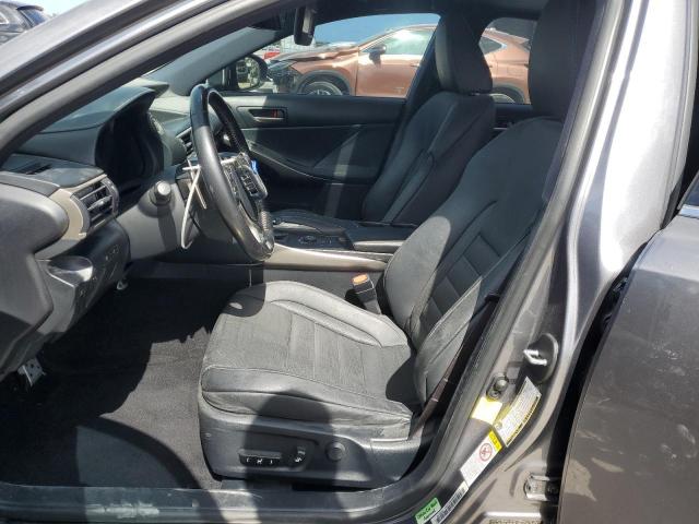 Sedans LEXUS IS 2017 Srebrny
