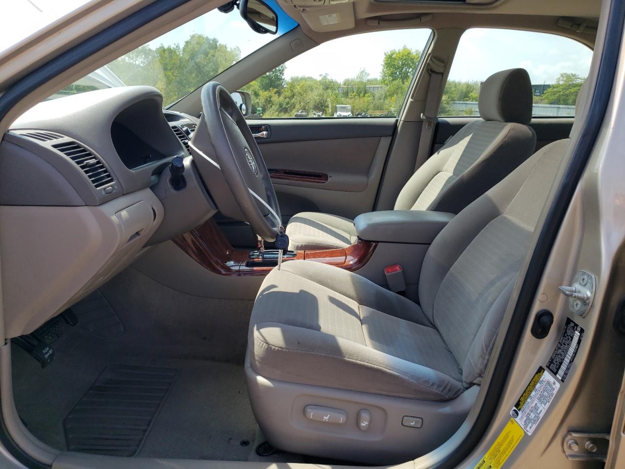 4T1BE30K35U065594 2005 Toyota Camry Le