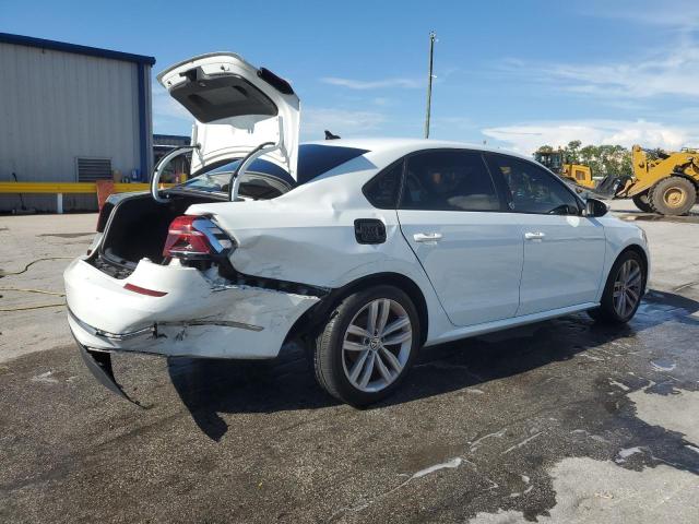  VOLKSWAGEN PASSAT 2019 White