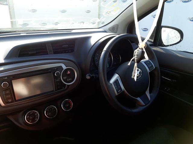2012 TOYOTA YARIS TR V