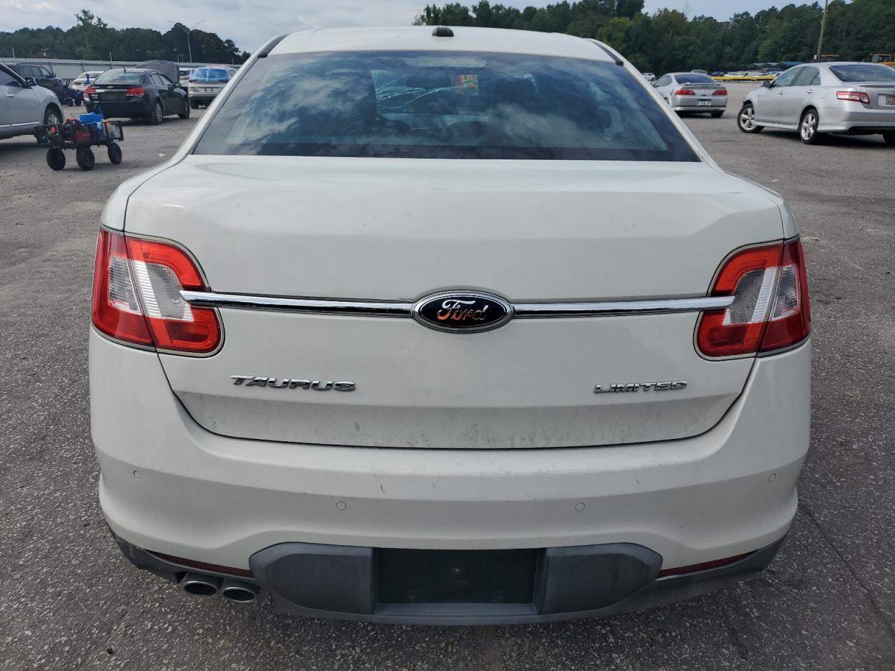 2010 Ford Taurus Limited VIN: 1FAHP2FW8AG112338 Lot: 68848565