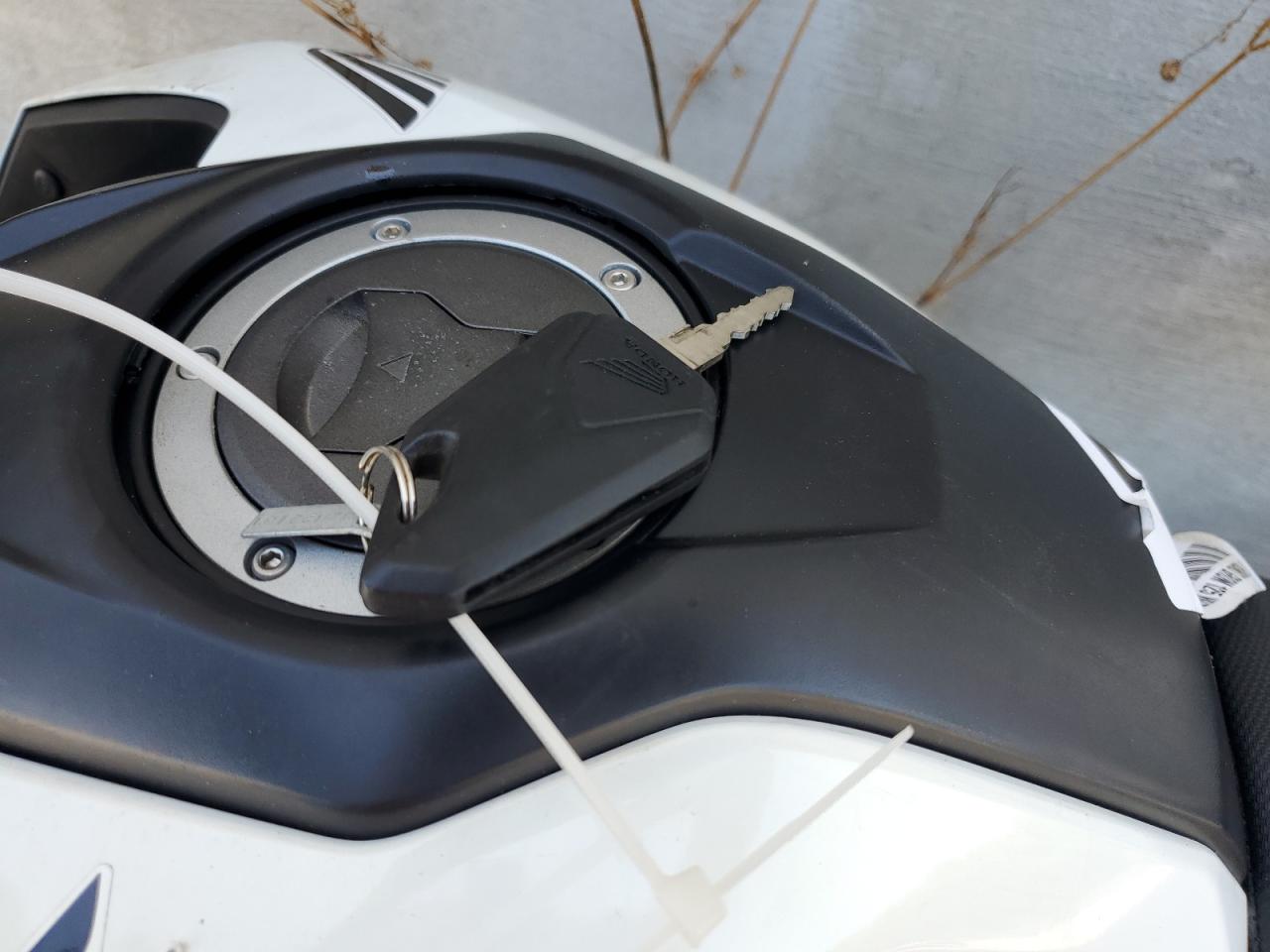 2017 Honda Grom 125 VIN: MLHJC6115H5207260 Lot: 70011425