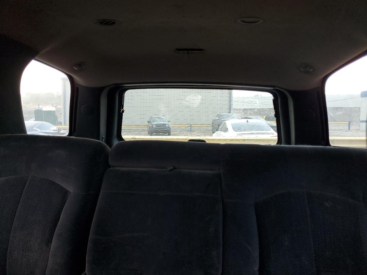 2002 Chevrolet Tahoe K1500 VIN: 1GNEK13V52J161820 Lot: 69398935