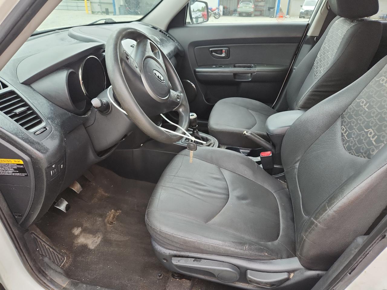 2011 Kia Soul + VIN: KNDJT2A2XB7705535 Lot: 69727515