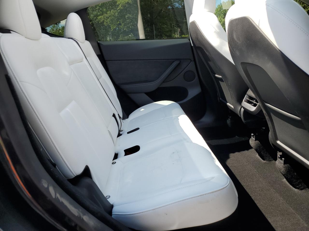 2024 Tesla Model Y VIN: 7SAYGDEE6RF131123 Lot: 70685005