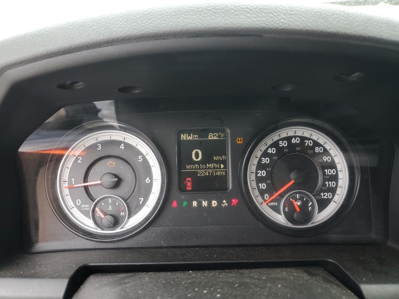 1C6RR7GG0FS518557 2015 Ram 1500 Slt