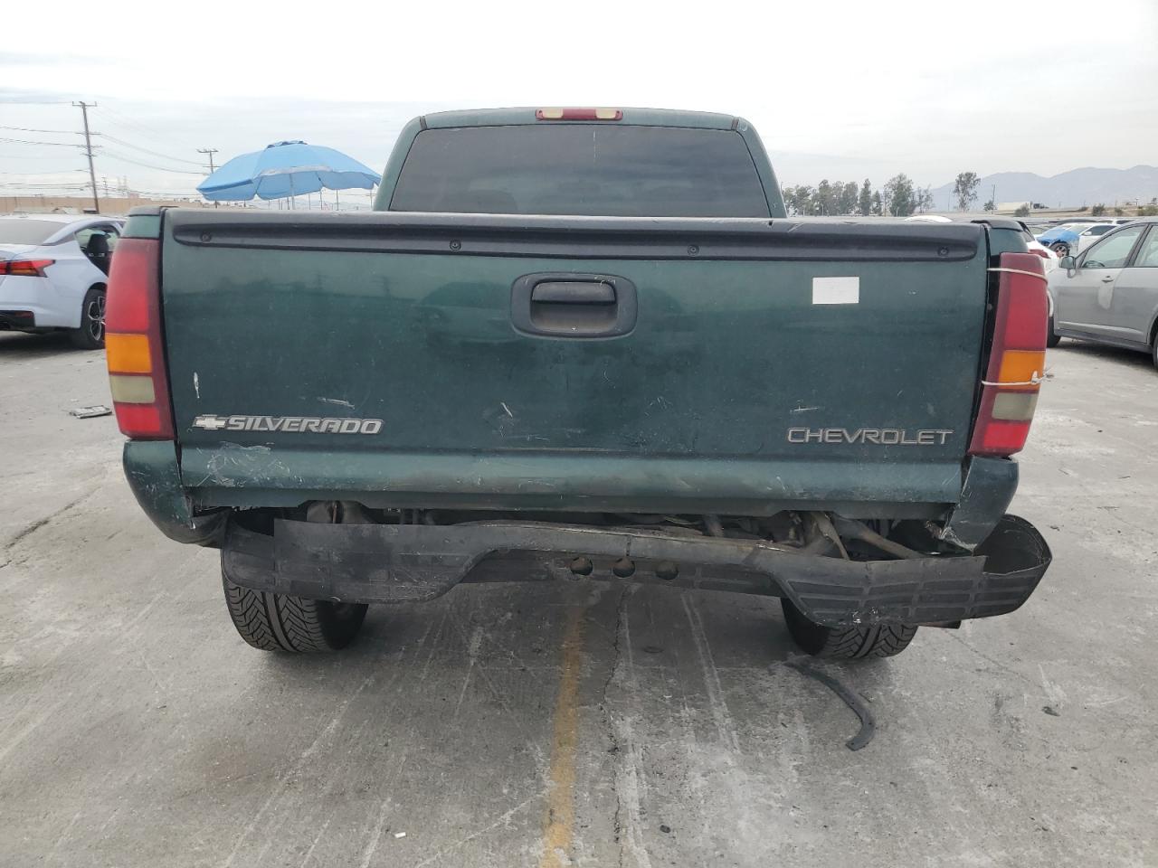 2002 Chevrolet Silverado C1500 VIN: 2GCEC19V721408665 Lot: 70870885