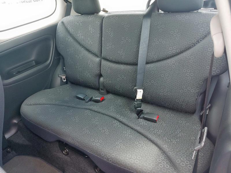 2005 TOYOTA YARIS T2 