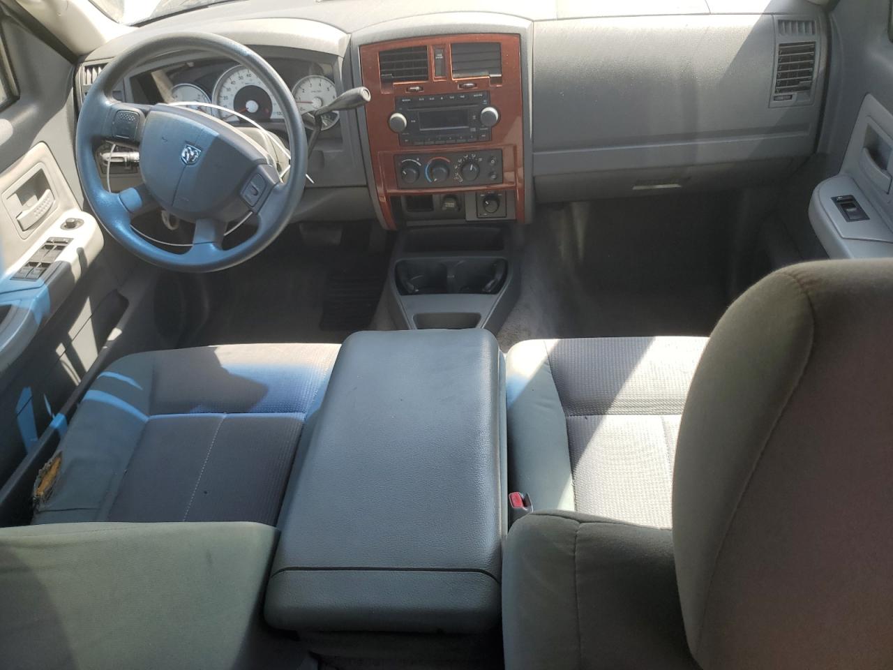 2005 Dodge Dakota Quad Slt VIN: 1D7HW48N85S342452 Lot: 70287975