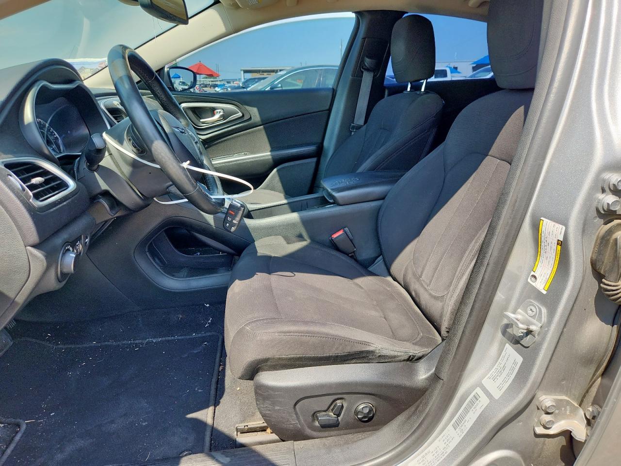 2015 Chrysler 200 Limited VIN: 1C3CCCAB6FN642843 Lot: 69626755