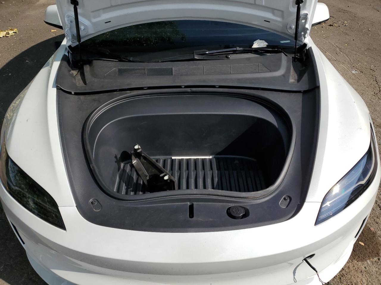 2025 Tesla Model 3 VIN: 5YJ3E1ET8SF939084 Lot: 67816775